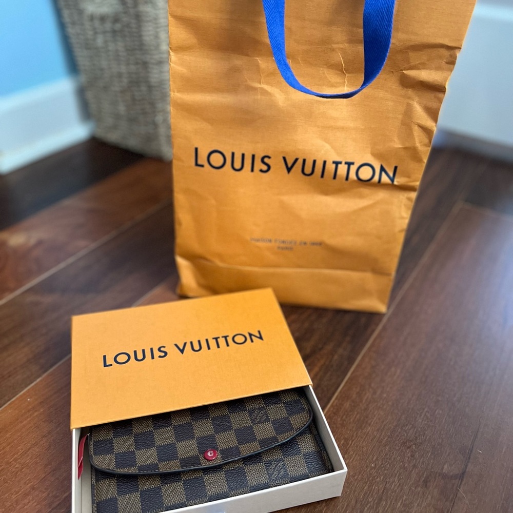 SOLD Louis Vuitton Emilie Wallet!